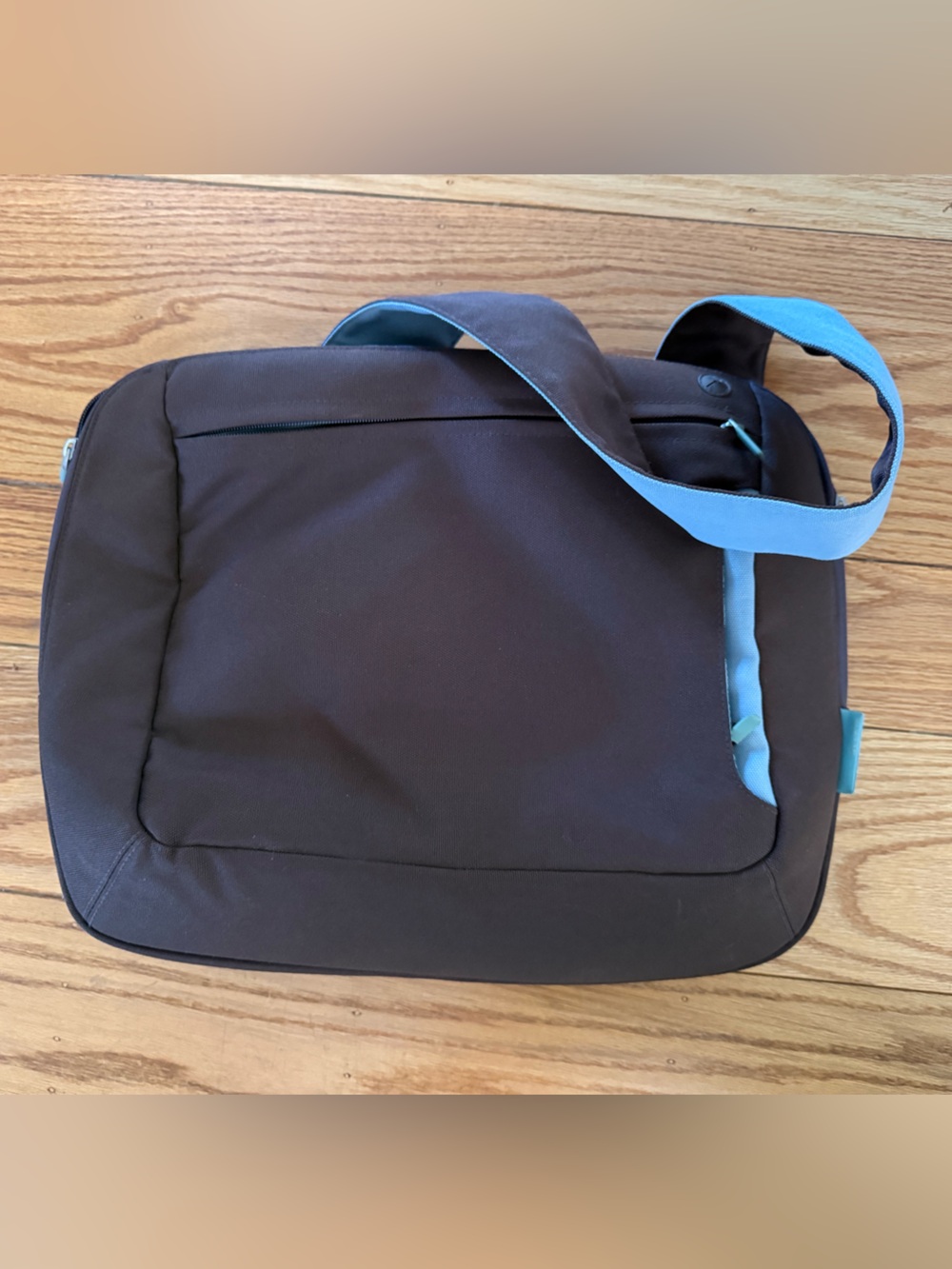 belkin Brown Messenger Bag with Light Blue Strap